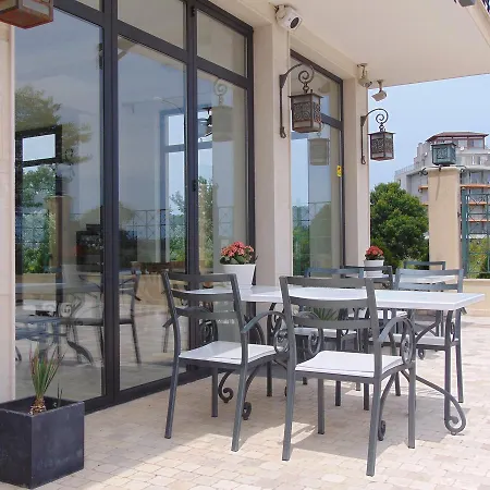 Liberty Aparthotel 4*