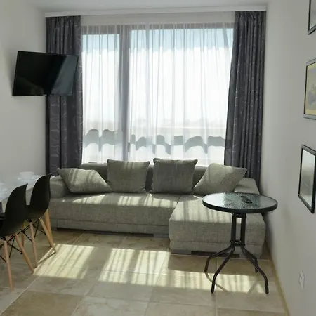 Liberty Aparthotel 3*